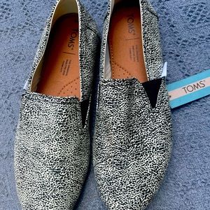 Brand new Toms with tags